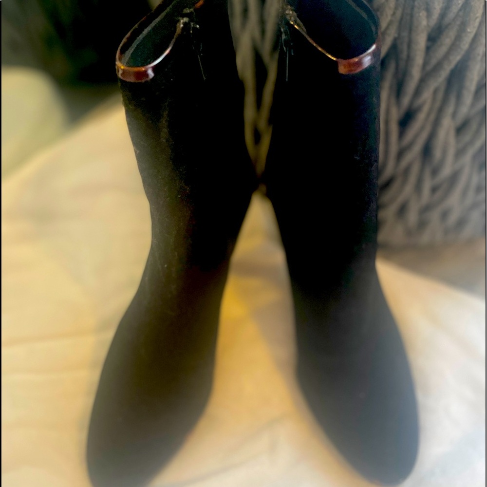 Stuart Weitzman Suede ankle boots tortoise detail